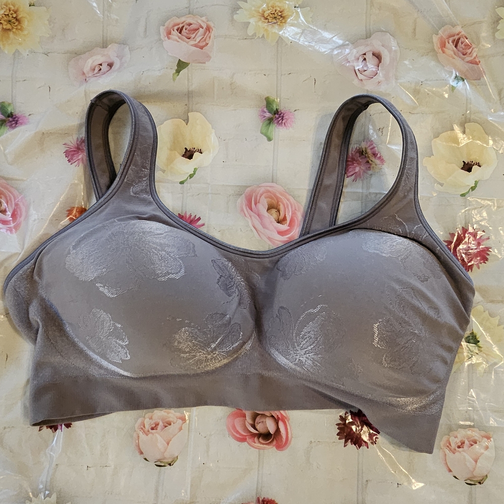 Bali Bra Bundle -Two for one price Gray and White Floral Wireless Bras Size 3 XL - Picture 2 of 8